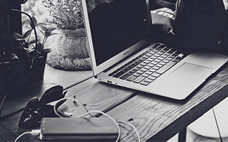 高光时刻：Tarzan赵信化身闪光，迅猛攻势三比一战胜NIP